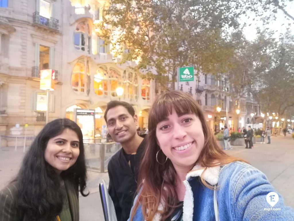 Group photo Barcelona Architecture Tour on 8 November 2021 with Cristina