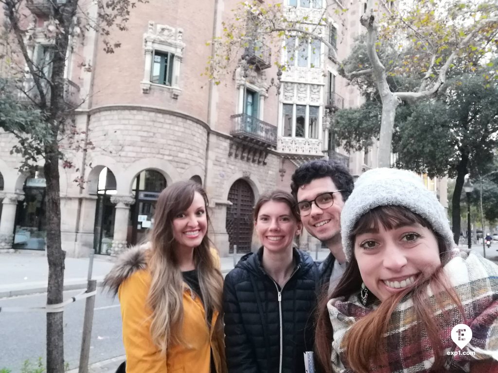 Group photo Barcelona Architecture Tour on 6 December 2021 with Cristina