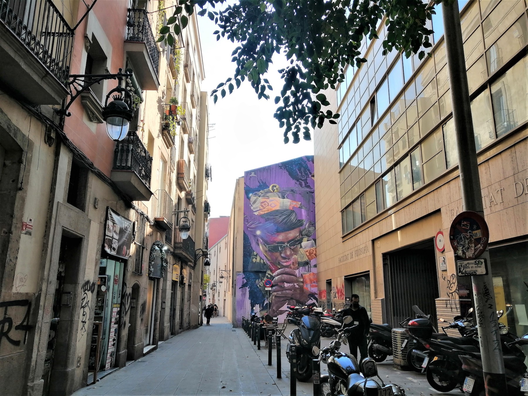free walking tour barcelona raval