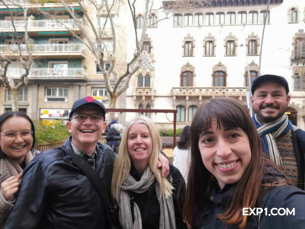 Group photo Barcelona Architecture Walking Tour on 7 March 2022 with Cristina