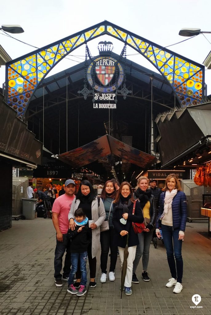 Group photo Barcelona Ancient Markets Walking Tour on 29 March 2022 with Marta