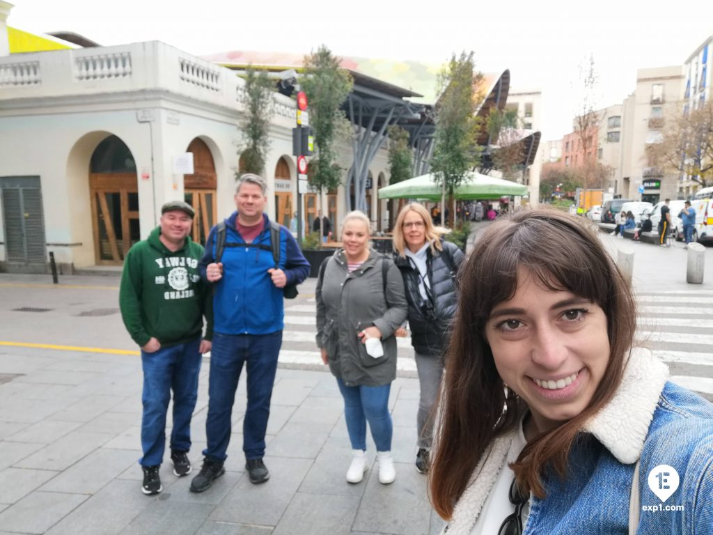 Group photo Barcelona Ancient Markets Walking Tour on 19 April 2022 with Cristina