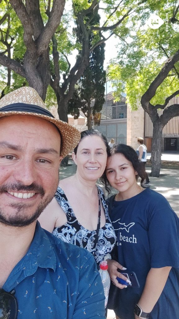 Group photo Raval Walking Tour on 1 June 2022 with Victor