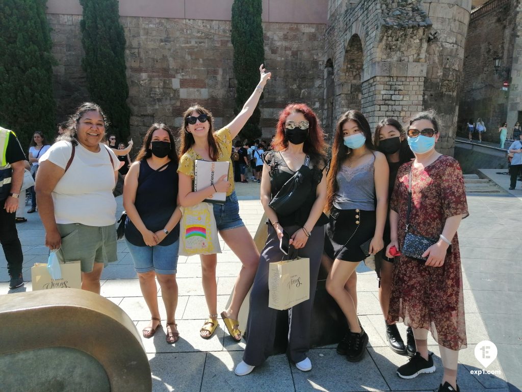 Group photo Barcelona Ancient Markets Walking Tour on 9 June 2022 with Cristina