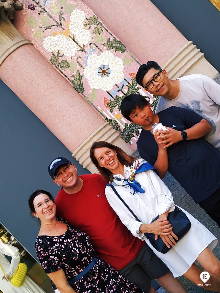 Group photo Barcelona Architecture Walking Tour on 14 July 2022 with Marta