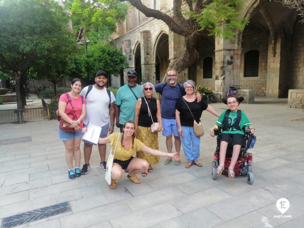 Group photo Raval Walking Tour on 15 July 2022 with Cristina