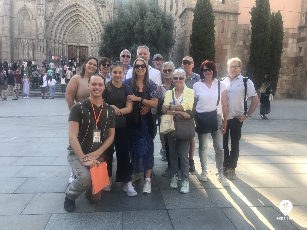 Group photo Barcelona Ancient Markets Walking Tour on 14 October 2022 with Eoghan