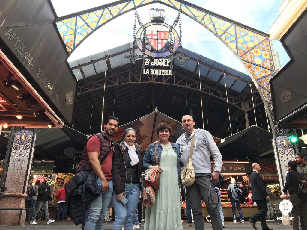 Group photo Barcelona Ancient Markets Walking Tour on 8 November 2022 with Carlos