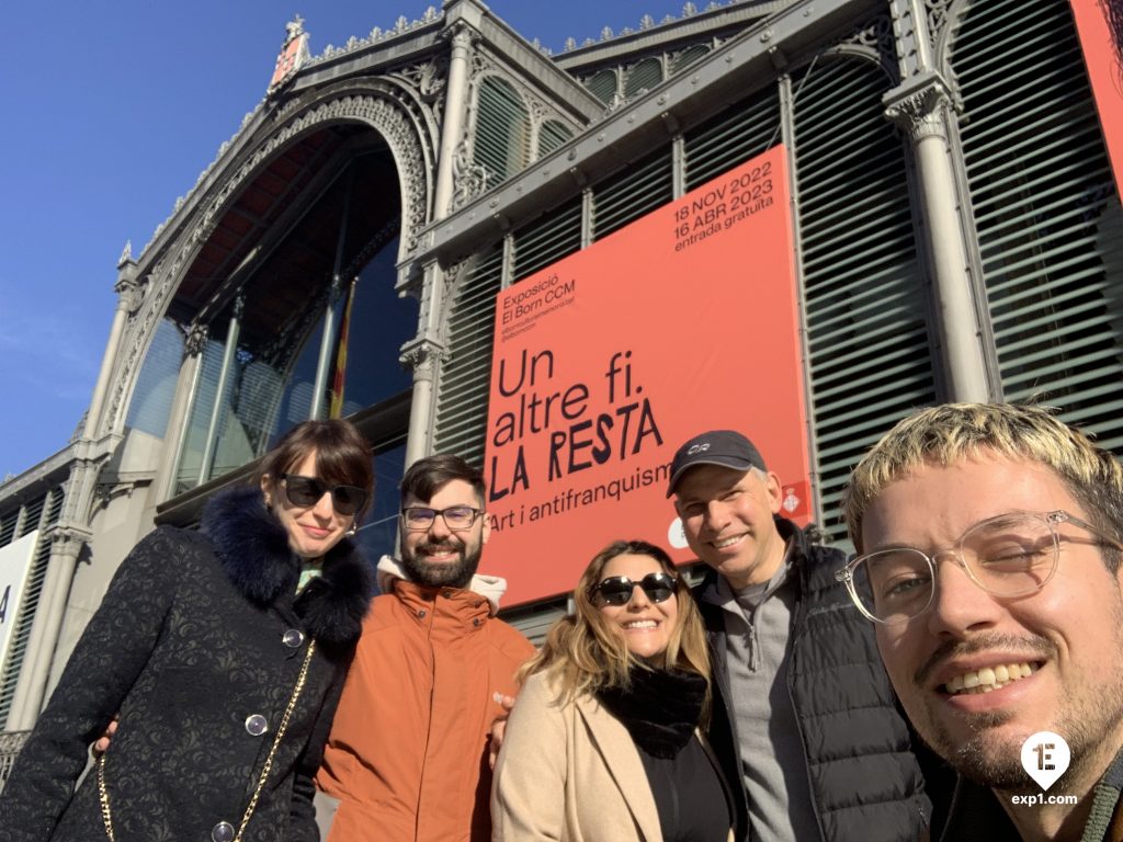 Group photo Barcelona Ancient Markets Walking Tour on 3 December 2022 with Callum