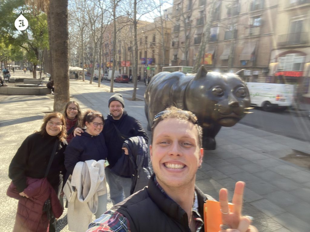 Group photo Raval Walking Tour on 17 February 2023 with Eoghan