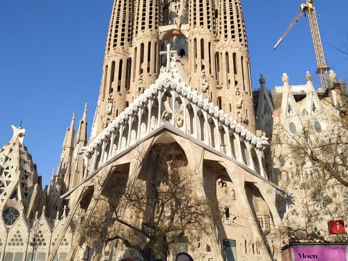 06Mar-Barcelona-Architecture-Walking-Tour-Marta-Serrano-Codina1.jpeg