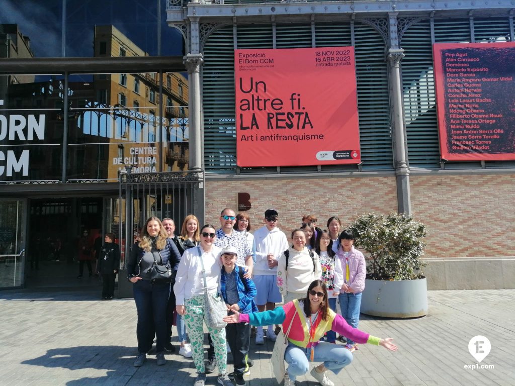 Group photo Barcelona Ancient Markets Walking Tour on 4 April 2023 with Cristina