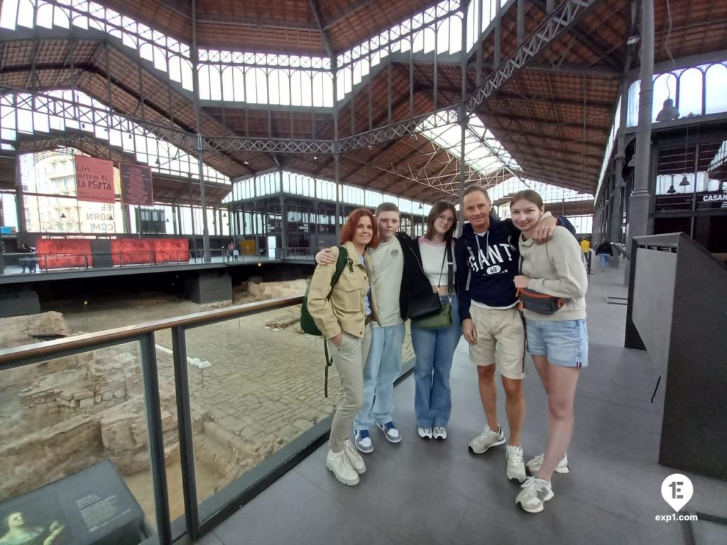 Group photo Barcelona Ancient Markets Walking Tour on 1 April 2023 with Marta