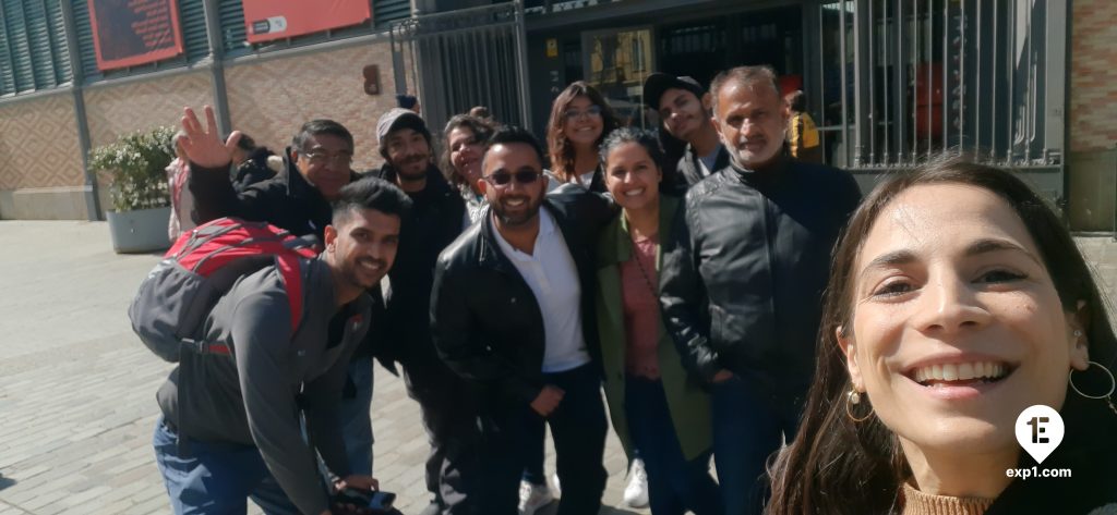 Group photo Barcelona Ancient Markets Walking Tour on 5 April 2023 with Valentina