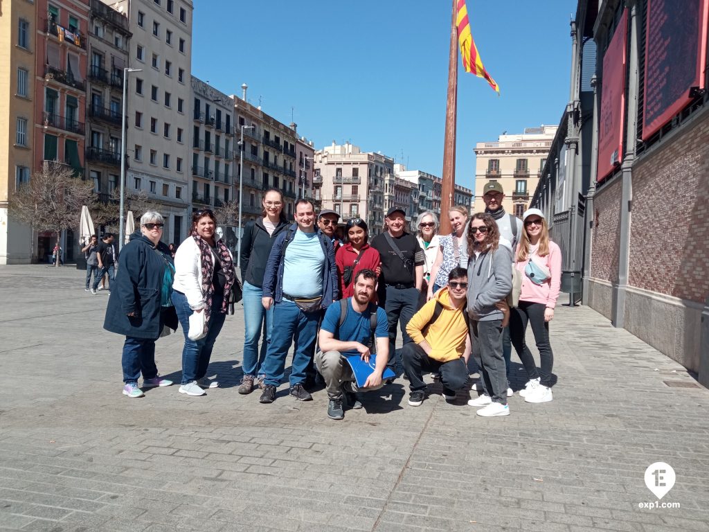 Group photo Barcelona Ancient Markets Walking Tour on 5 April 2023 with Pol