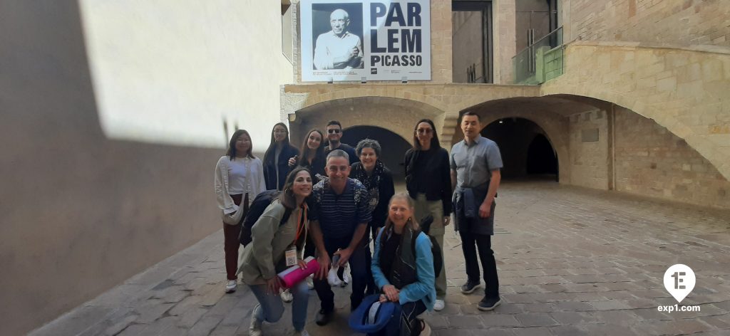 Group photo Picasso in Barcelona Walking Tour on 13 April 2023 with Valentina