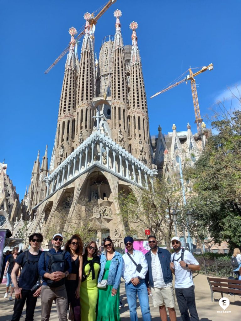 Group photo Barcelona Architecture Walking Tour on 16 April 2023 with Marta