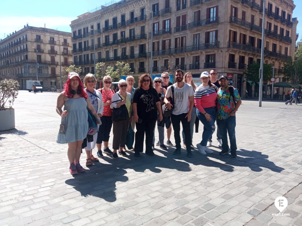 Group photo Barcelona Ancient Markets Walking Tour on 19 April 2023 with Pol