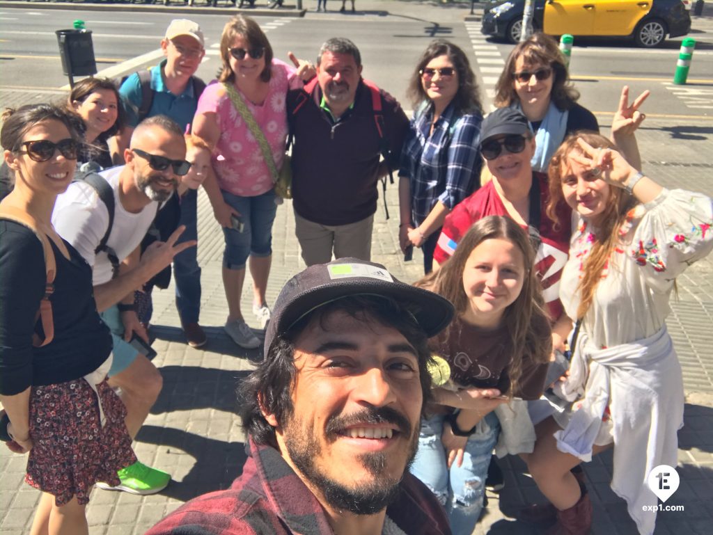 Group photo Montjuïc Walking Tour on 19 April 2023 with Carlos