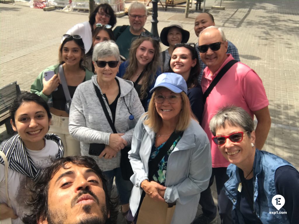 Group photo Picasso in Barcelona Walking Tour on 27 April 2023 with Carlos