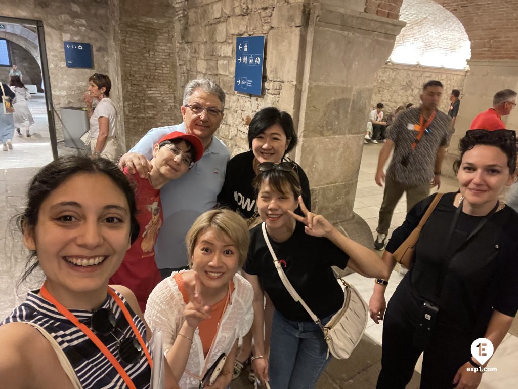 Group photo Picasso in Barcelona Walking Tour on 3 June 2023 with Julieta