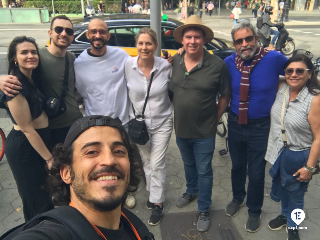 Group photo Barcelona Architecture Walking Tour on 29 May 2023 with Carlos