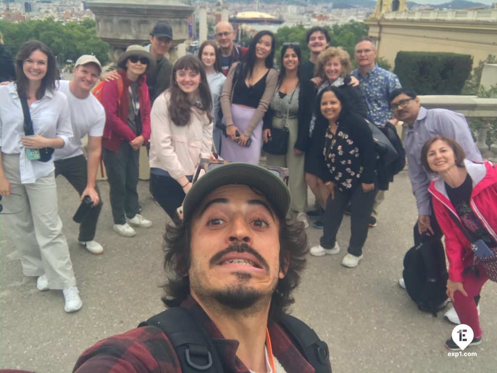 Group photo Montjuïc Walking Tour on 19 May 2023 with Carlos