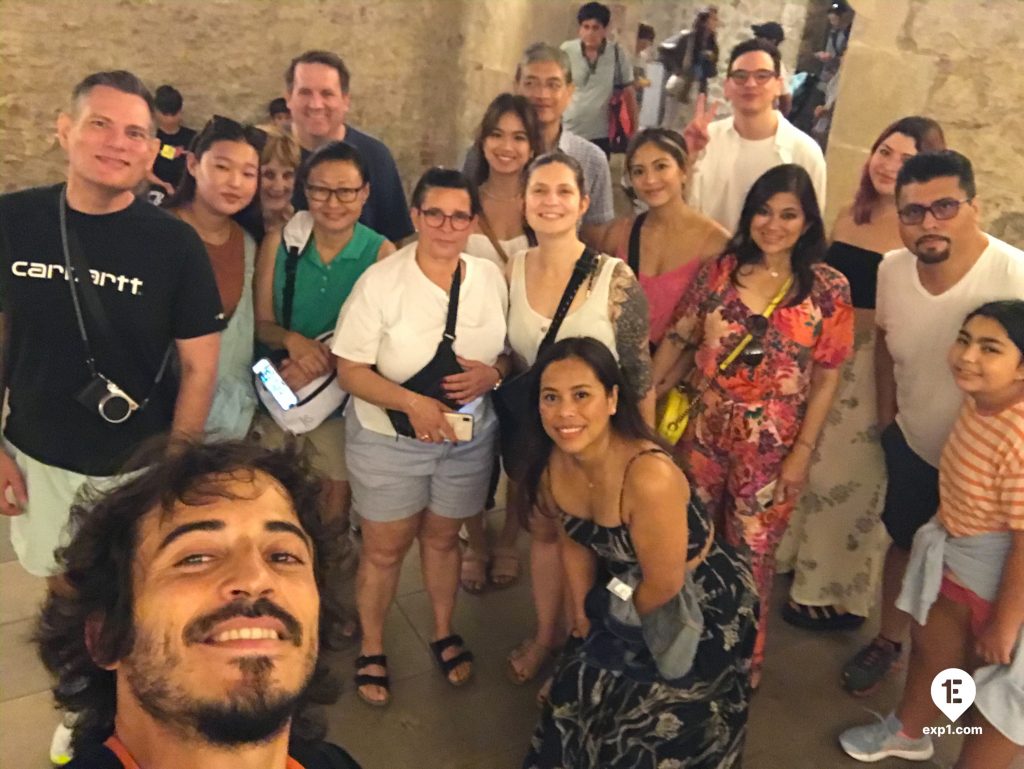 Group photo Picasso in Barcelona Walking Tour on 2 June 2023 with Carlos