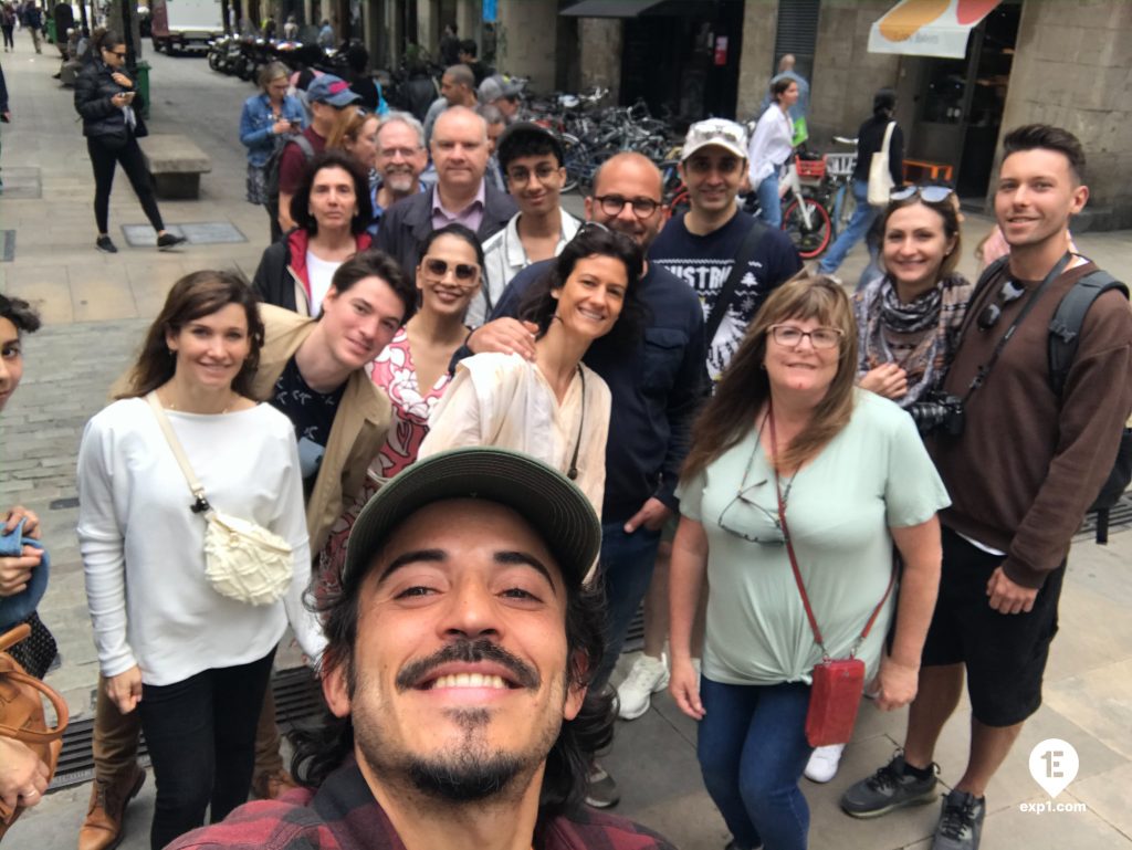 Group photo Picasso in Barcelona Walking Tour on 19 May 2023 with Carlos