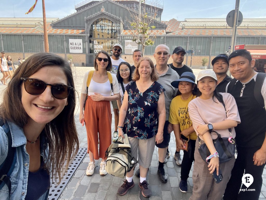 Group photo Barcelona Ancient Markets Walking Tour on 16 June 2023 with Maria