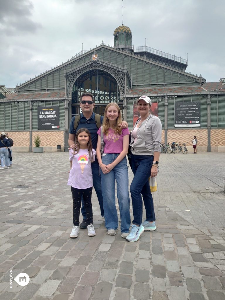 Group photo Barcelona Ancient Markets Walking Tour on Jun 11, 2024 with Nicholas