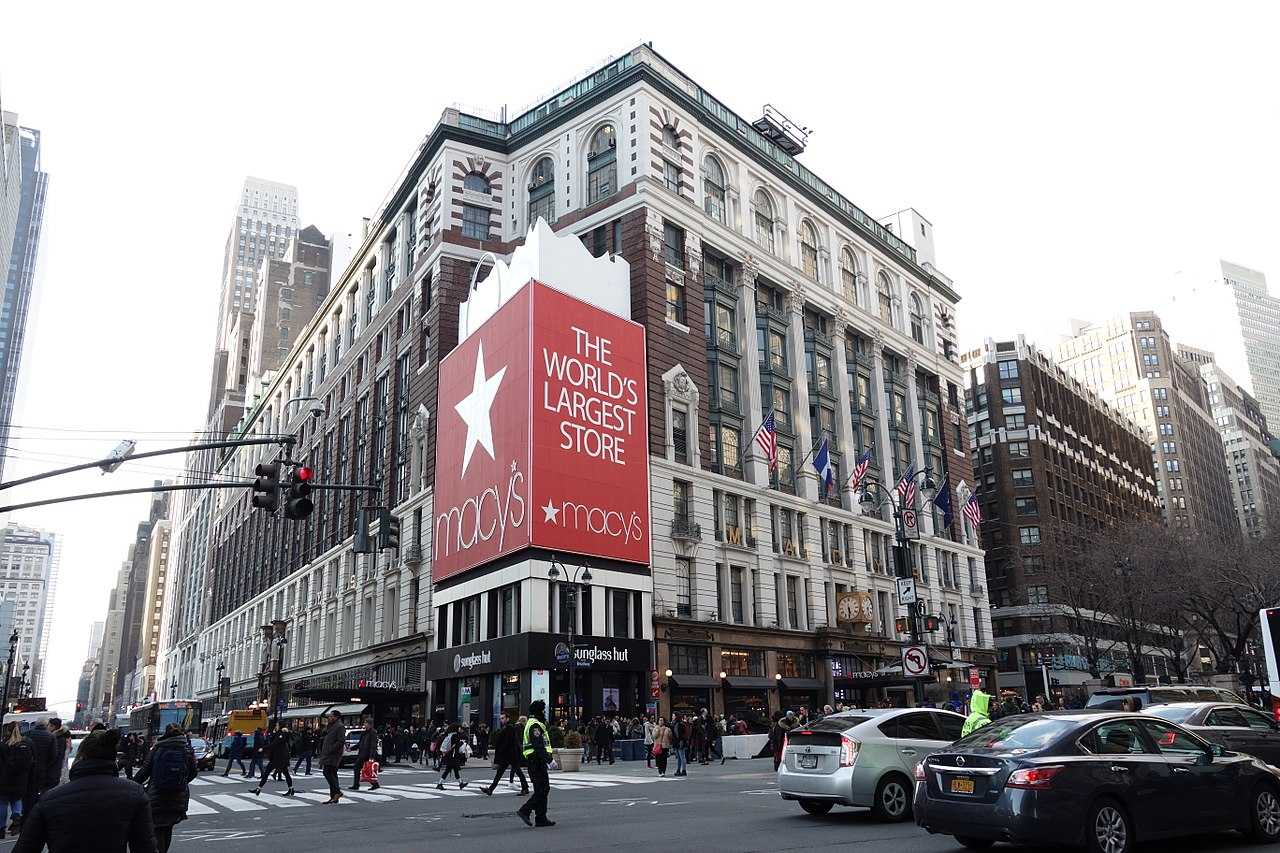 Street View Of New York City At Herald Square With Macys Store