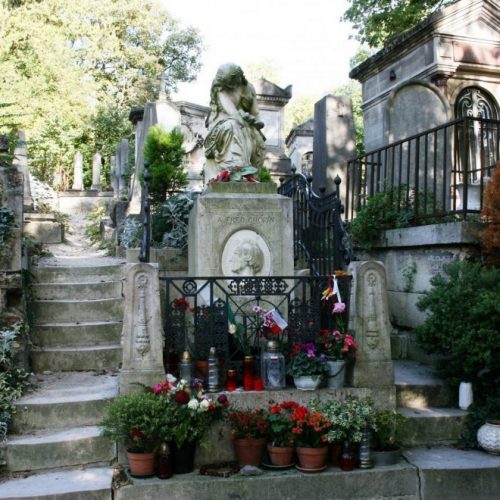 Pere-Lachaise-Cemetery-Walking-Tour