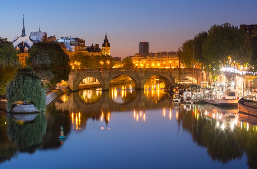 Ile de la Cite and Pont Neuf in Paris during ghost tour in Paris