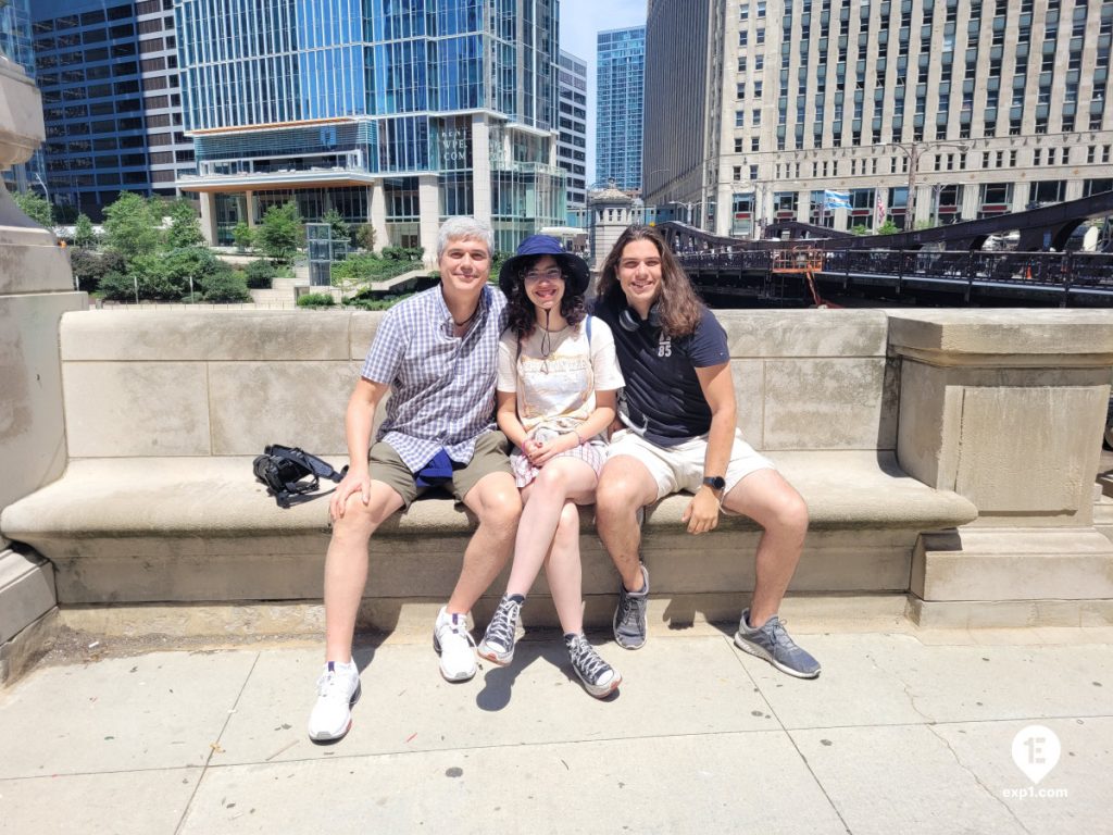 Group photo Chicago Riverwalk Architecture Tour on Jul 10, 2024 with Isabel