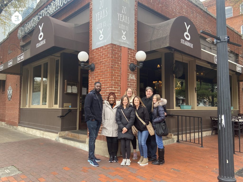 Group photo Dallas Food and Culture Tour on 19 November 2022 with Lisa