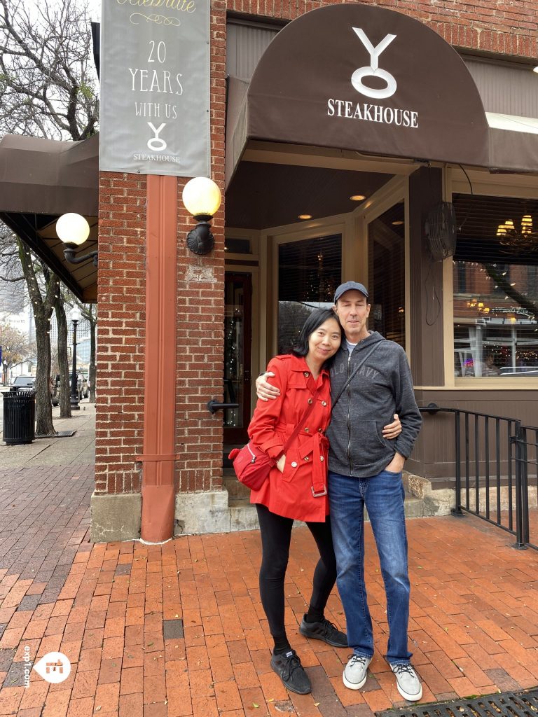 Group photo Dallas Food and Culture Tour on 9 December 2022 with McKenzie