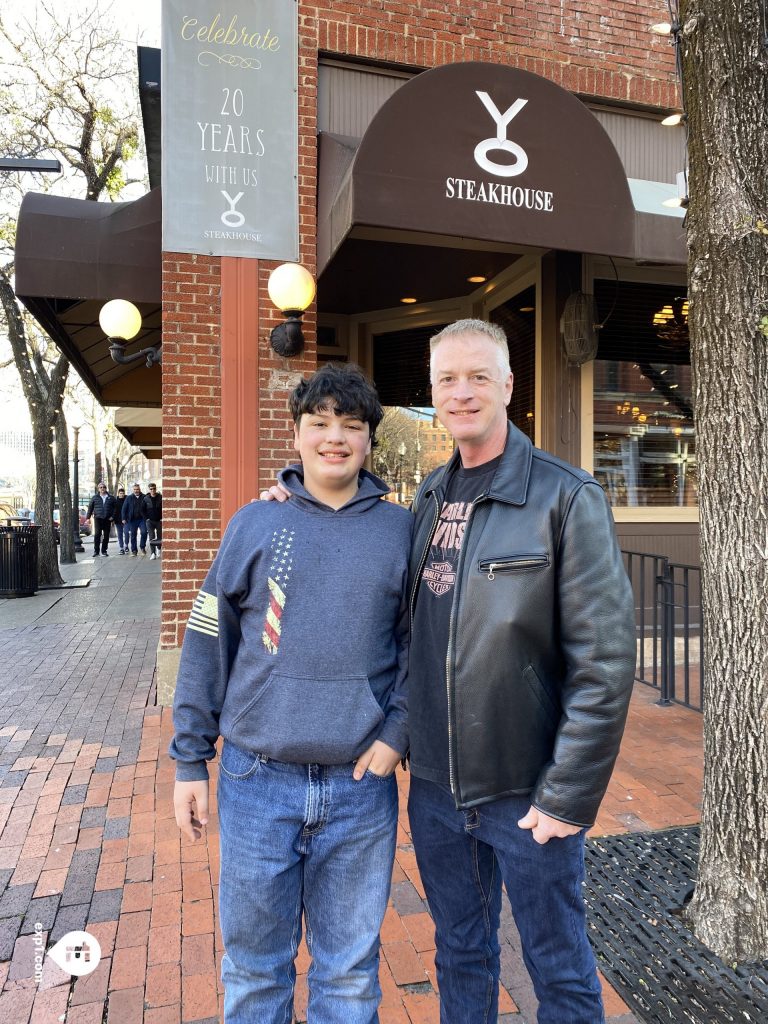 Group photo Dallas Food and Culture Tour on 26 December 2022 with McKenzie