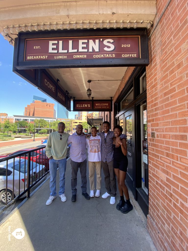 Group photo Dallas Food and Culture Tour on 8 April 2023 with McKenzie