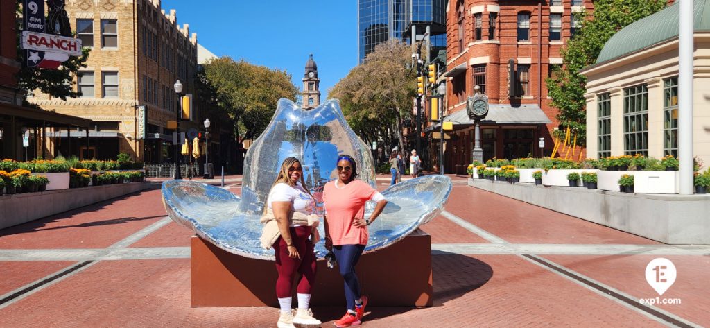 Group photo Fort Worth Sundance Square Food, History, and Architecture Tour on Oct 18, 2023 with Marina