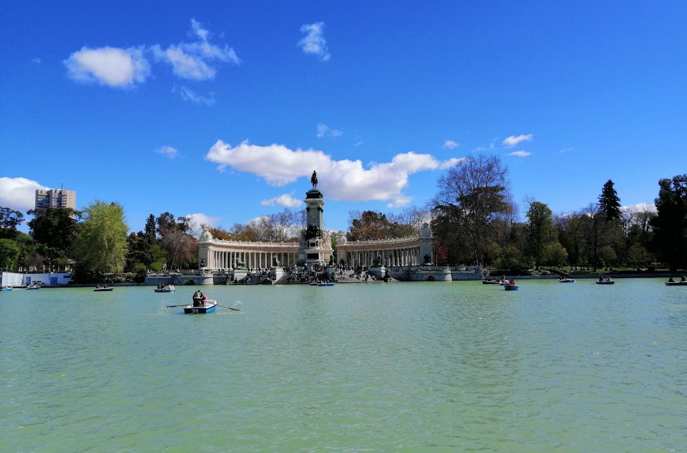 Ornamental lake in El Retiro Park