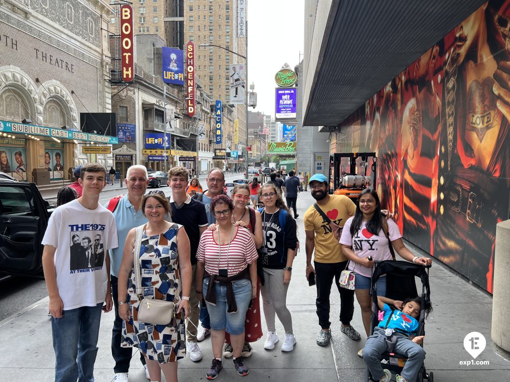 LIVING IN NEW YORK CITY: Ultimate Times Square Tour!! 