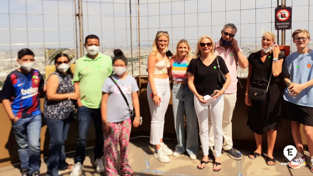 Group photo Eiffel Tower Tour on 23 July 2021 with Monika