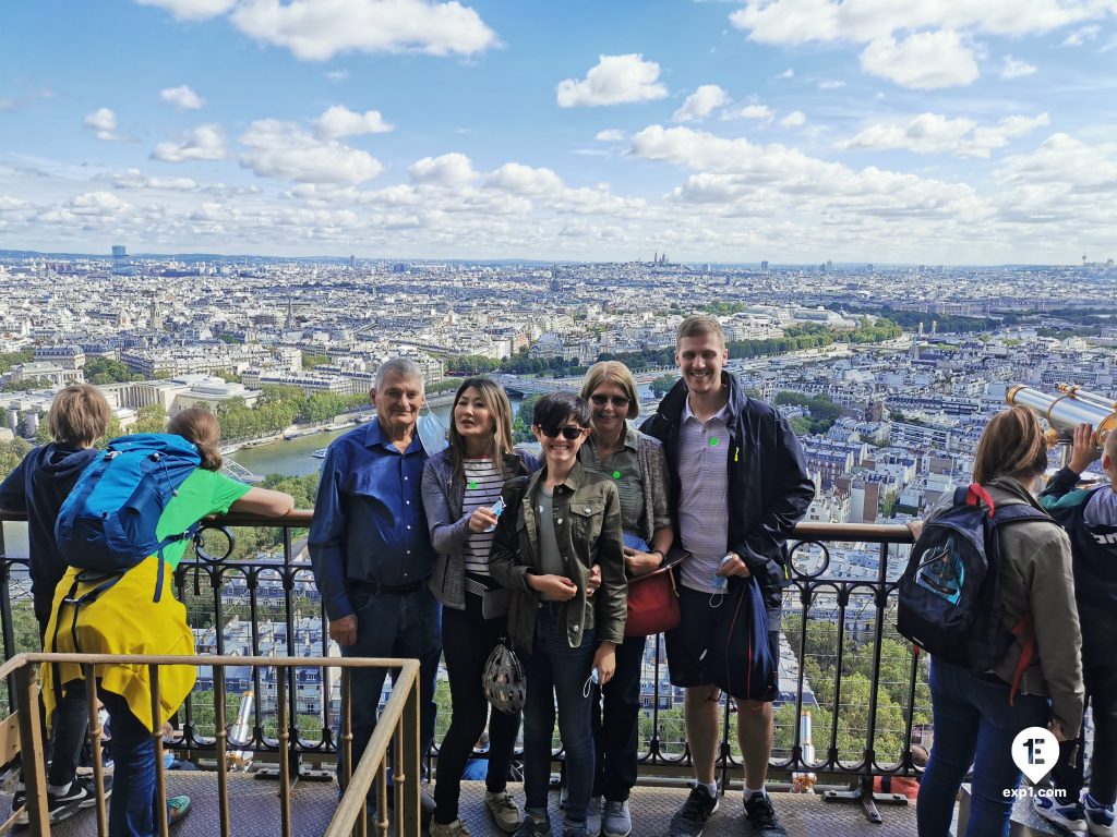 Group photo Eiffel Tower Tour on 1 August 2021 with Hafid