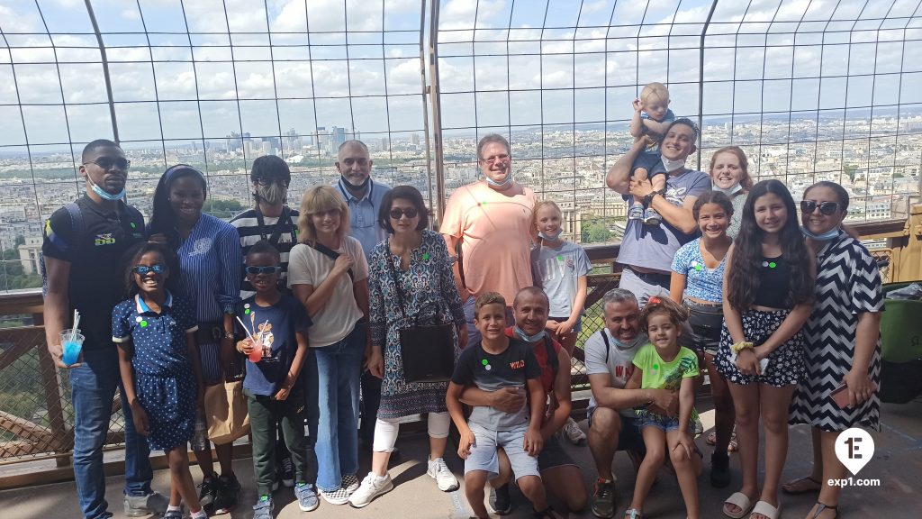 Group photo Eiffel Tower Tour on 11 August 2021 with Amber