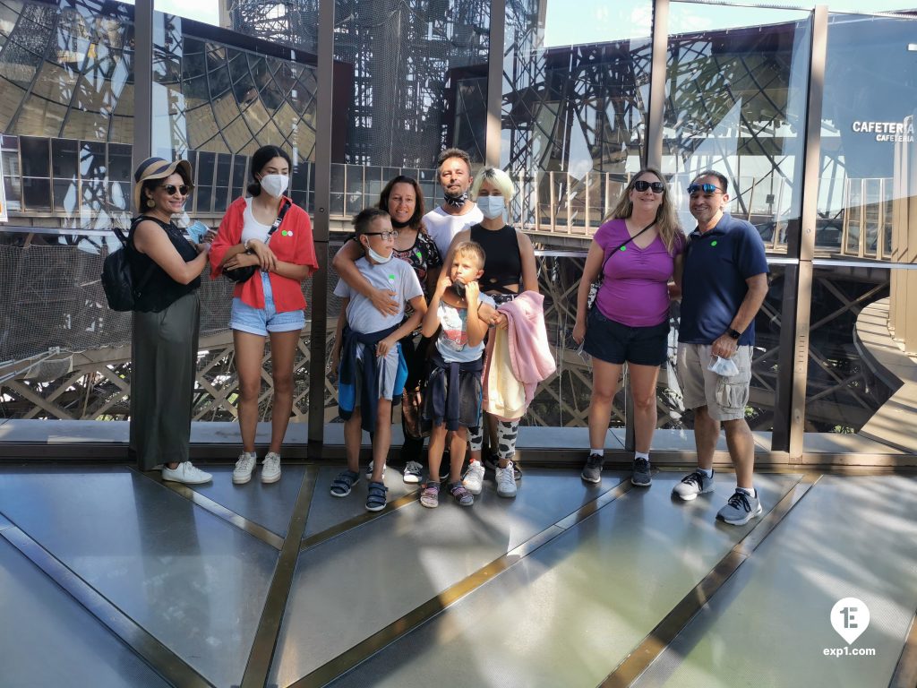 Group photo Eiffel Tower Tour on 13 August 2021 with Hafid