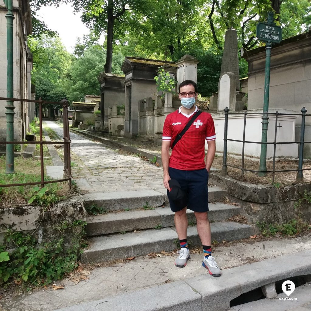 Group photo Pere Lachaise on 17 August 2021 with Lea