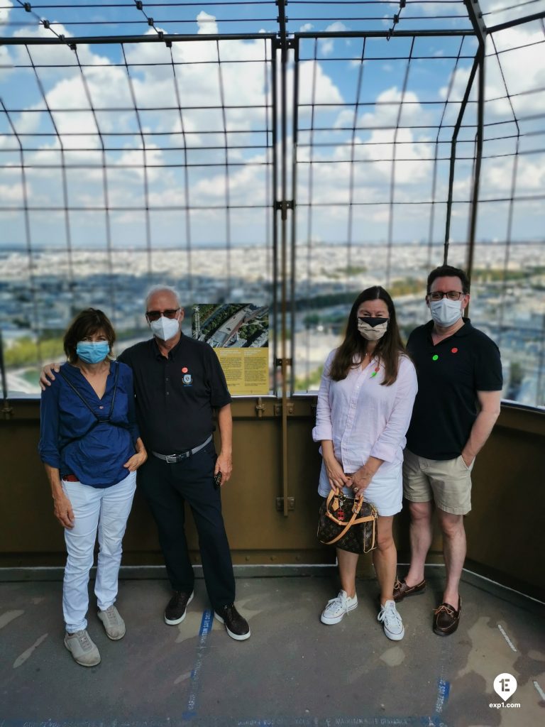 Group photo Eiffel Tower Tour on 6 September 2021 with Hafid