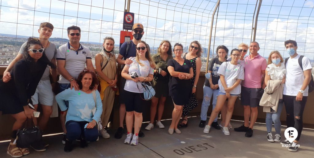 Group photo Eiffel Tower Tour on 9 September 2021 with Monika