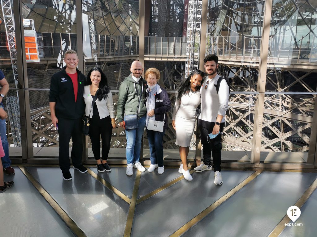 Group photo Eiffel Tower Tour on 11 September 2021 with Hafid